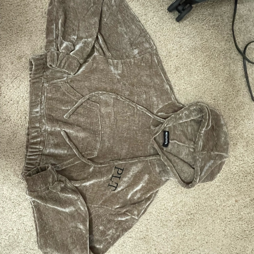 PrettyLittleThing Velour Hoodie in Beige